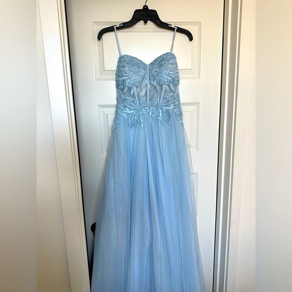 Windsor Dresses & Skirts - Dress Stunning baby blue maxi prom wedding formal dress size 7